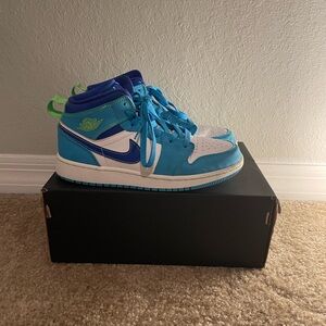 ⭒ 🫧 ꙳ ⟢ jordan 1 mid se in sprite blue (gs)